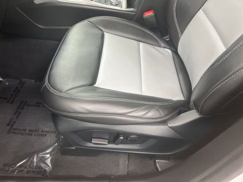 Used 2023 Ford Explorer XLT w/ Equipment Group 202A AWD/4WD image 17