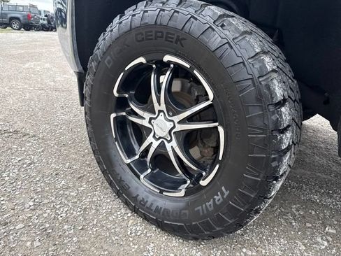 Used 2014 GMC Sierra 1500 SLT w/ SLT Preferred Package AWD/4WD image 9