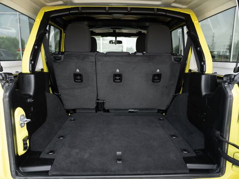 Used 2023 Jeep Wrangler Sport S image 37