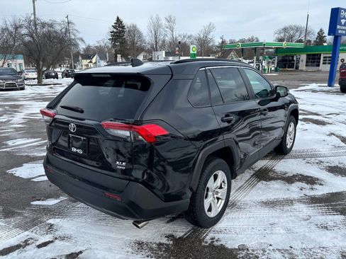 Used 2021 Toyota RAV4 XLE image 5