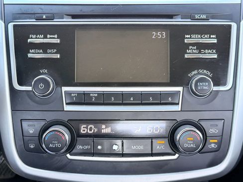 Used 2017 Nissan Altima 2.5 SL w/ Moonroof Package image 26