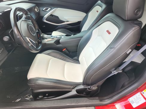 Used 2022 Chevrolet Camaro SS RWD image 10