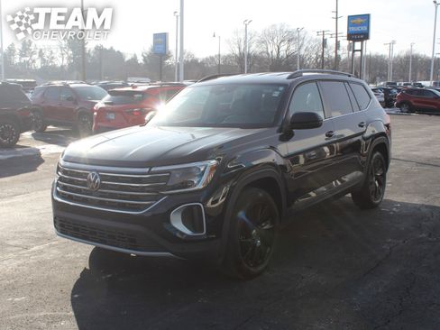 Used 2024 Volkswagen Atlas SE image 8