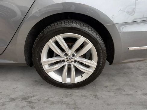 Used 2019 Volkswagen Passat 2.0T Wolfsburg FWD image 44