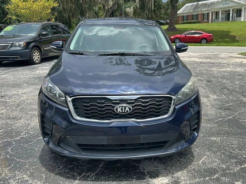 Used 2019 Kia Sorento FWD V6 image 2