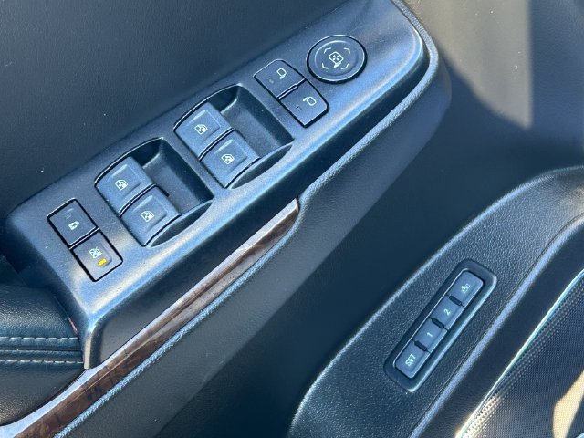 Used 2018 Chevrolet Suburban LT AWD/4WD image 24