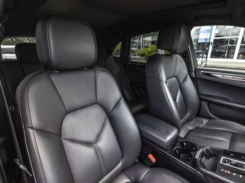 Used 2022 Porsche Macan S AWD/4WD image 26