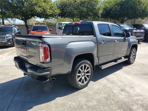 Certified 2022 GMC Canyon Denali image 4