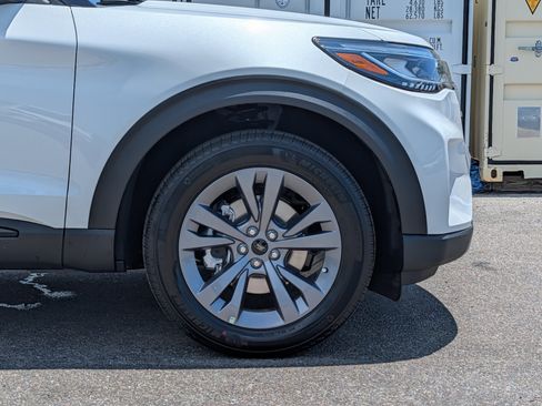New 2026 Ford Explorer Active w/ Active Comfort Package AWD/4WD image 12