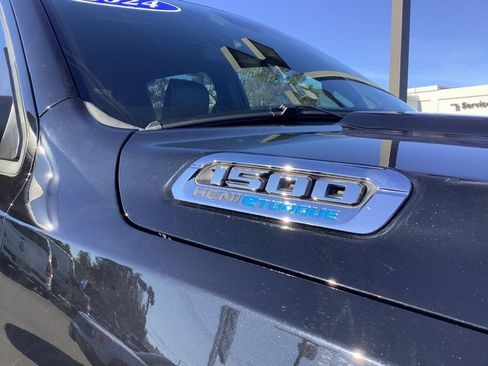 Used 2024 RAM 1500 Laramie image 44