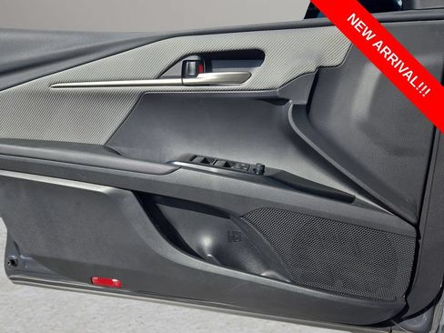 Used 2025 Toyota Camry SE AWD/4WD image 14