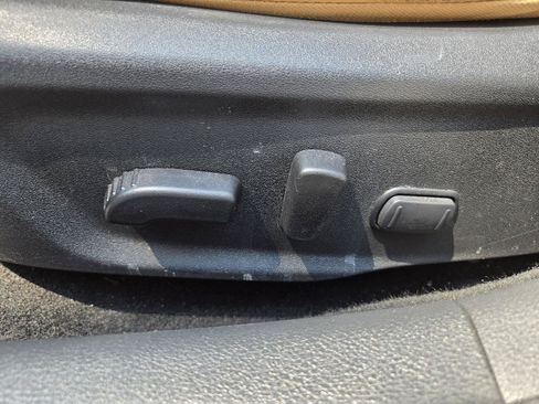 Used 2023 Nissan Sentra SV w/ SV Premium Package FWD image 13