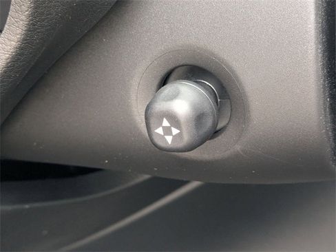 New 2025 Jeep Grand Cherokee Limited w/ Luxury Tech Group II image 17