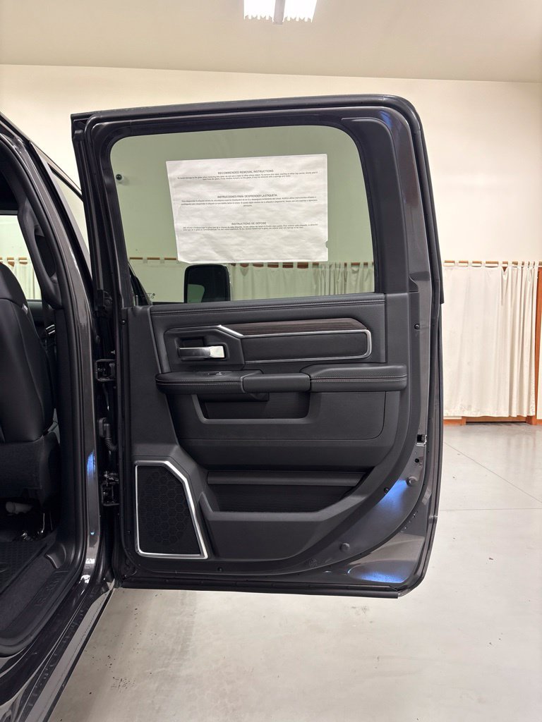 New 2027 RAM 2500 Laramie AWD/4WD image 31