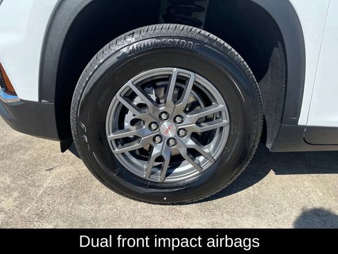 Used 2025 GMC Acadia Elevation image 31