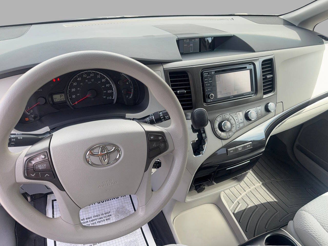 Used 2012 Toyota Sienna LE w/ Towing Pkg FWD image 15
