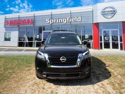 New 2025 Nissan Pathfinder SV image 2