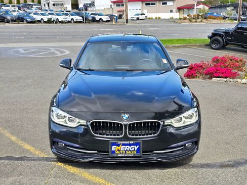 Used 2018 BMW 330i xDrive Sedan image 3