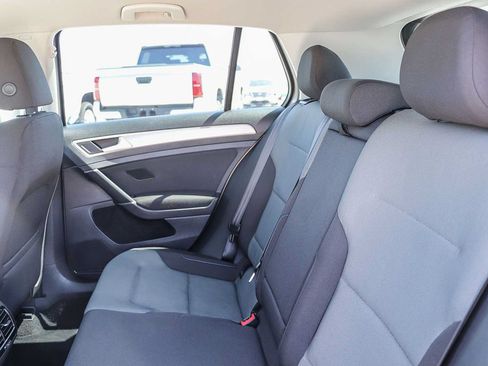 Used 2016 Volkswagen e-Golf SE FWD image 17