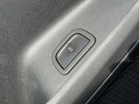 Used 2024 Chevrolet Traverse LT AWD/4WD image 21