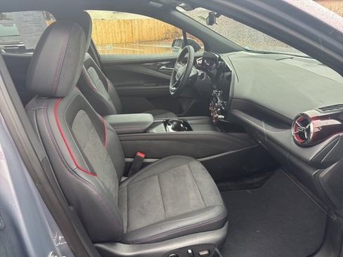 Used 2024 Chevrolet Blazer EV RS image 20