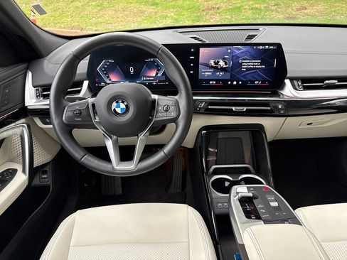 Used 2026 BMW X2 xDrive28i AWD/4WD image 23
