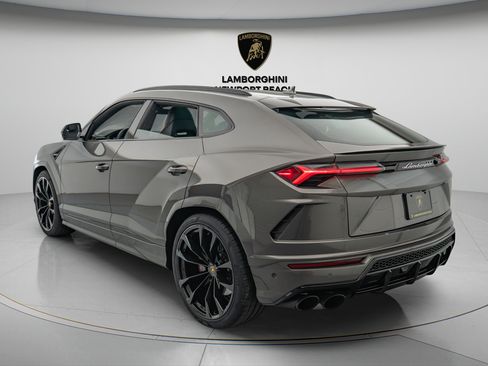 Used 2022 Lamborghini Urus AWD/4WD image 4