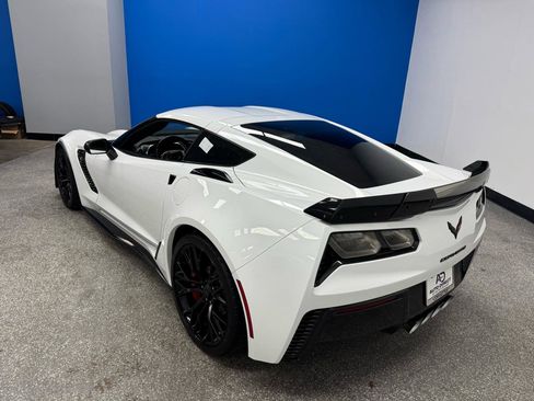 Used 2017 Chevrolet Corvette Z06 w/ Z07 Performance Package RWD image 36