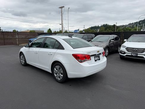 Used 2016 Chevrolet Cruze LS FWD image 6