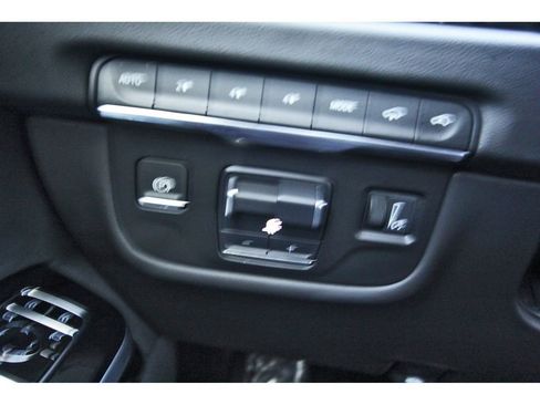 Used 2025 Cadillac Escalade ESV Sport w/ Touring Package image 20