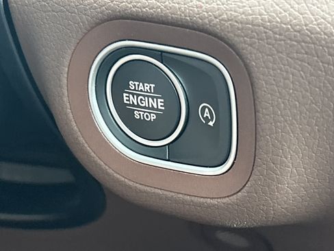 Certified 2024 Mercedes-Benz GLS 450 4MATIC image 33