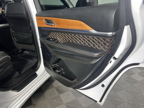 Used 2024 Jeep Grand Cherokee L Summit image 36