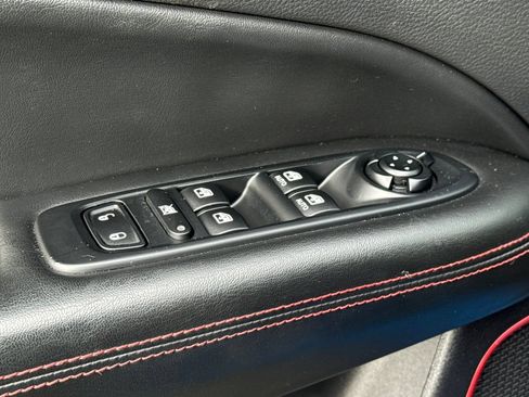 Used 2018 Jeep Compass Trailhawk w/ Leather Interior Group AWD/4WD image 12