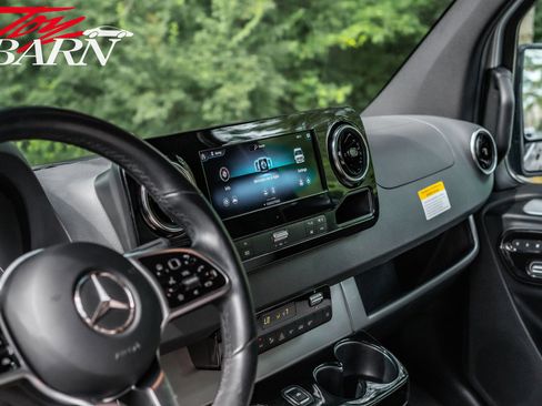 Used 2020 Mercedes-Benz Sprinter 2500 image 28