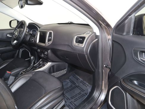 Used 2018 Jeep Compass Latitude w/ Popular Equipment Group image 37