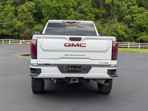 Used 2024 GMC Sierra 2500 AT4 w/ Technology Package AWD/4WD image 4