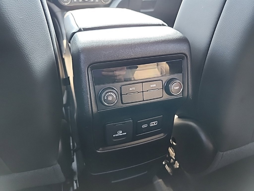 Used 2023 GMC Acadia SLT AWD/4WD image 18