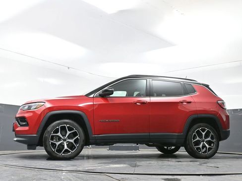 Used 2025 Jeep Compass Limited AWD/4WD image 54