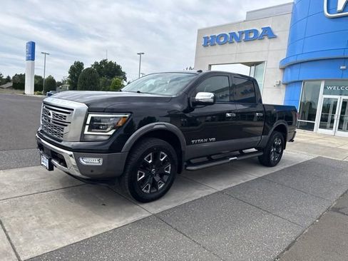 Used 2020 Nissan Titan Platinum Reserve w/ Moonroof Package AWD/4WD image 13