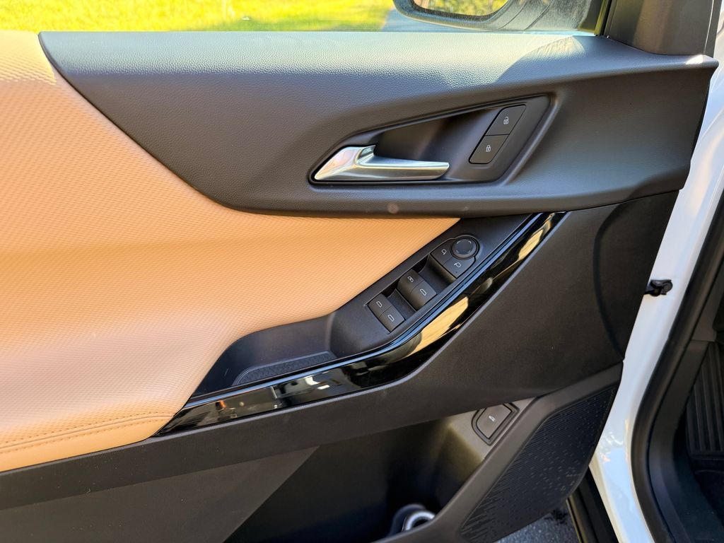 New 2027 Chevrolet Equinox ACTIV w/ Safety and Technology Package FWD image 12