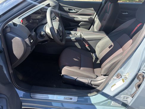 New 2026 Nissan Sentra SR w/ Floor Mat Package image 17