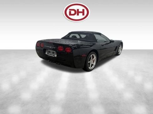 Used 2004 Chevrolet Corvette Convertible w/ Preferred Equipment Group RWD image 13