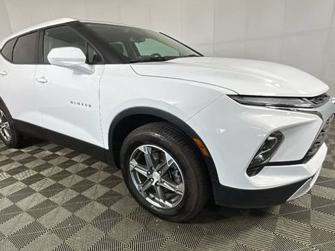 Used 2023 Chevrolet Blazer LT w/ Driver Confidence Package FWD image 2