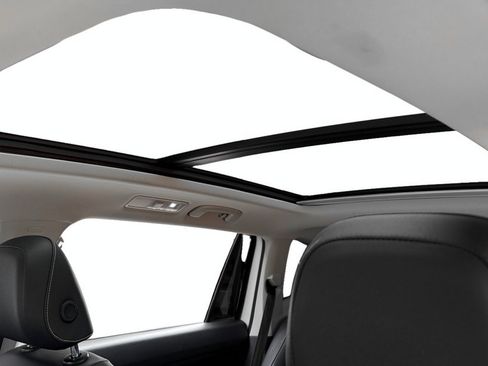 Used 2021 Volkswagen Tiguan SE w/ Panoramic Sunroof Package AWD/4WD image 18