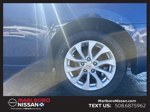 Certified 2018 Nissan Sentra SV image 11