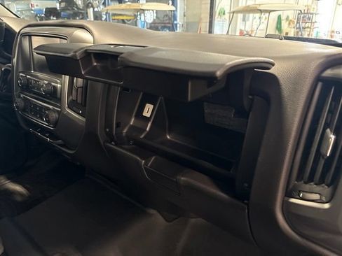 Used 2018 Chevrolet Silverado 1500 LT AWD/4WD image 41