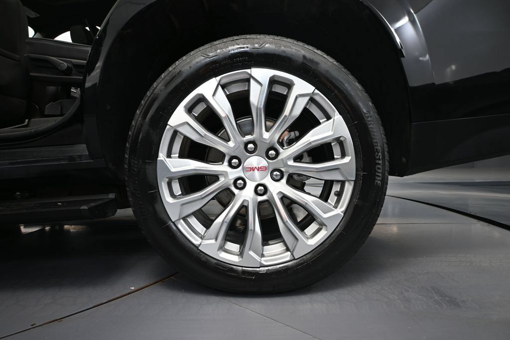 Used 2024 GMC Yukon Denali w/ Denali Reserve Package AWD/4WD image 10