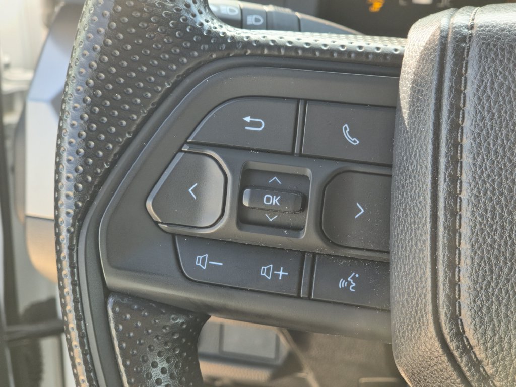 Used 2025 Toyota Tacoma SR5 AWD/4WD image 23