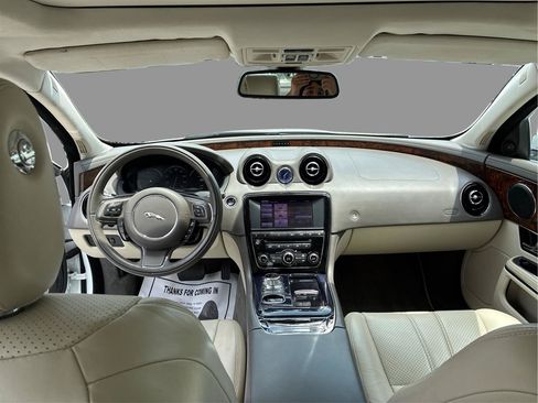 Used 2013 Jaguar XJ w/ Front Seat Comfort Pkg RWD image 32