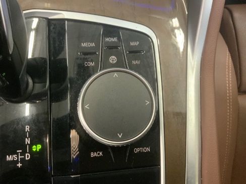 Used 2022 BMW X6 xDrive40i w/ M Sport Package image 20